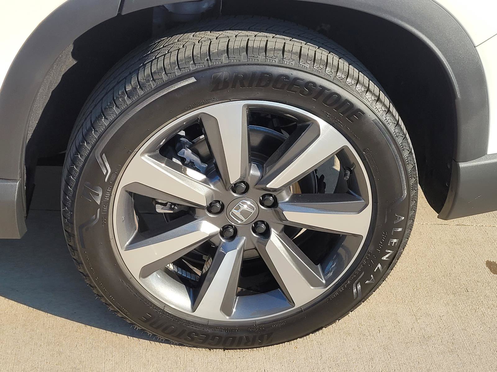 Used 2025 Honda Pilot Elite image 23