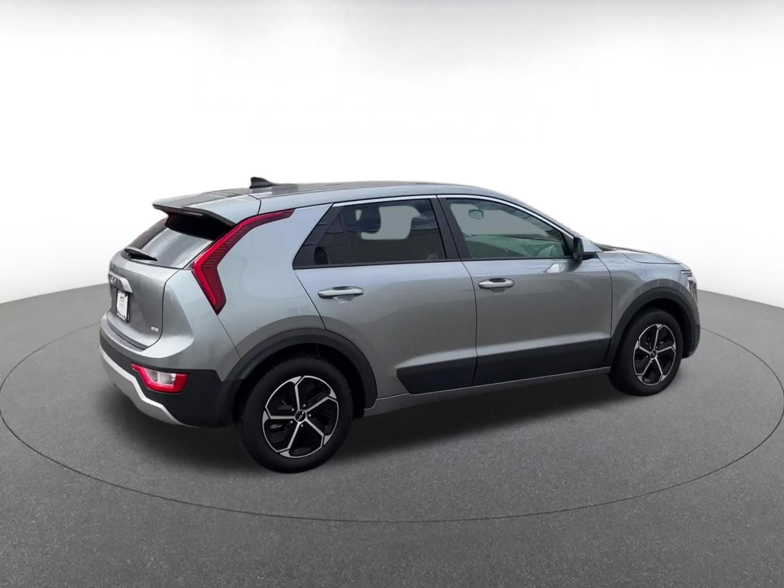 Used 2026 Kia Niro LX FWD image 15