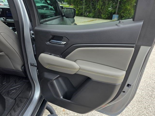 Used 2024 Chevrolet Colorado ZR2 w/ Technology Package AWD/4WD image 14