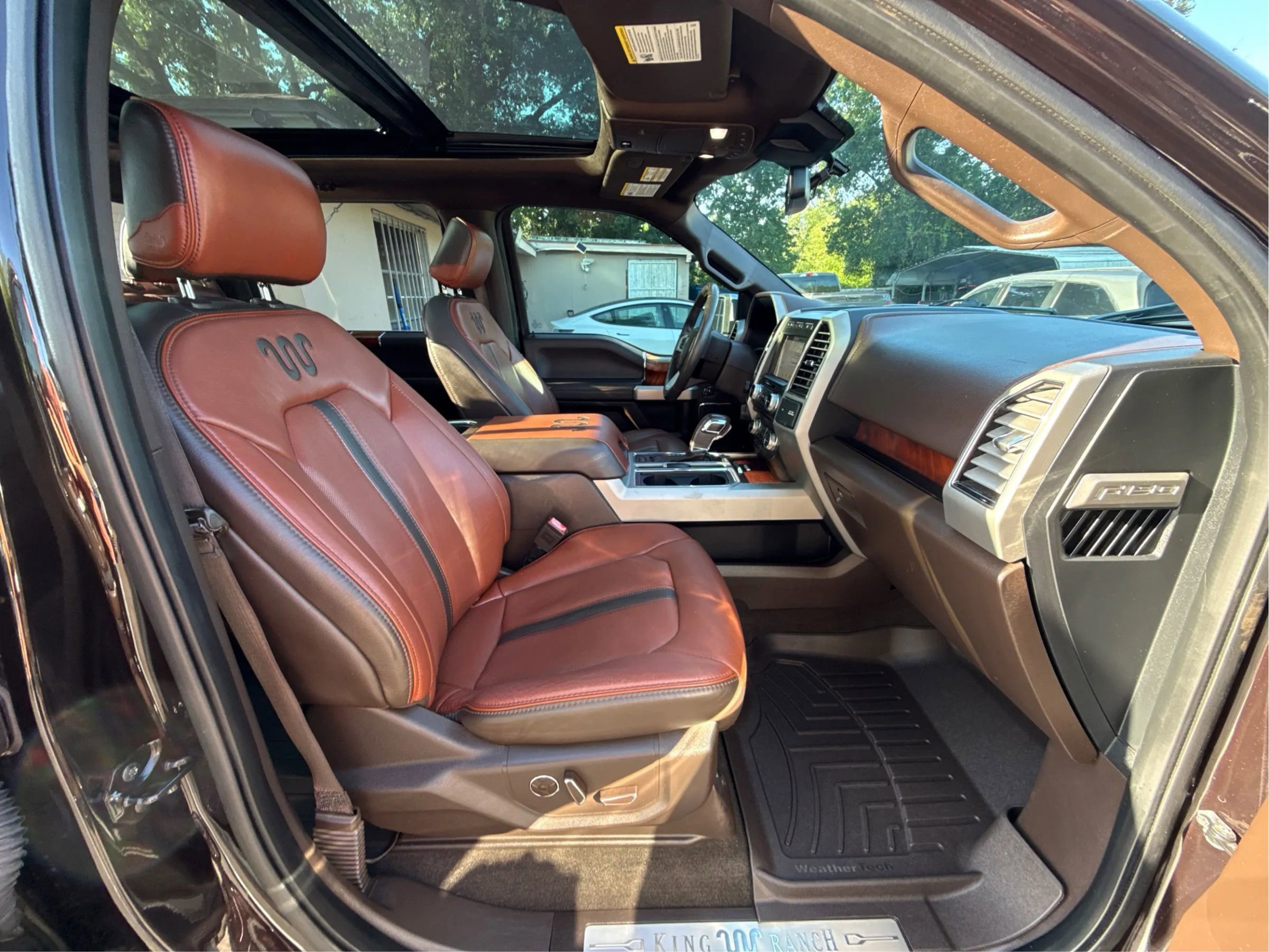 Used 2018 Ford F150 King Ranch w/ Equipment Group 601A Luxury AWD/4WD image 24