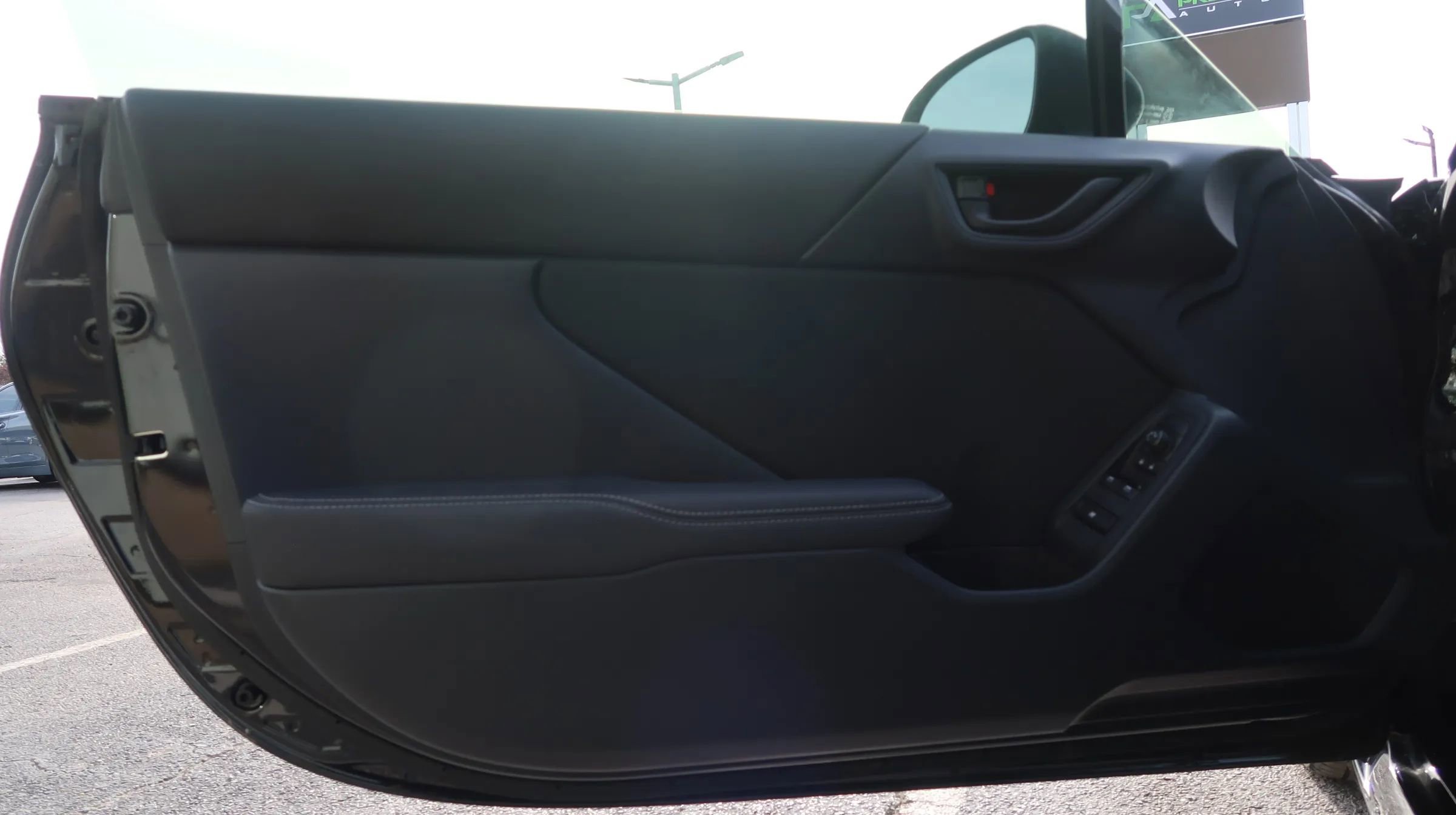 Used 2025 Toyota GR86 w/ ALL Weather Mat Package (TMS) image 39