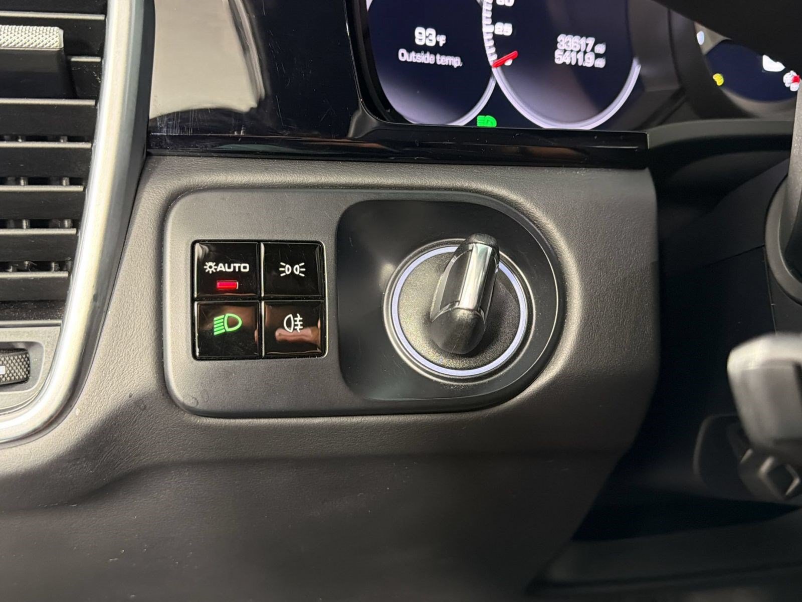 Certified 2020 Porsche Cayenne Turbo AWD/4WD image 28