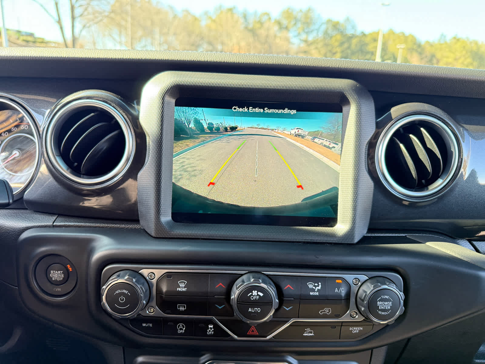 Used 2022 Jeep Wrangler Unlimited Sahara image 18