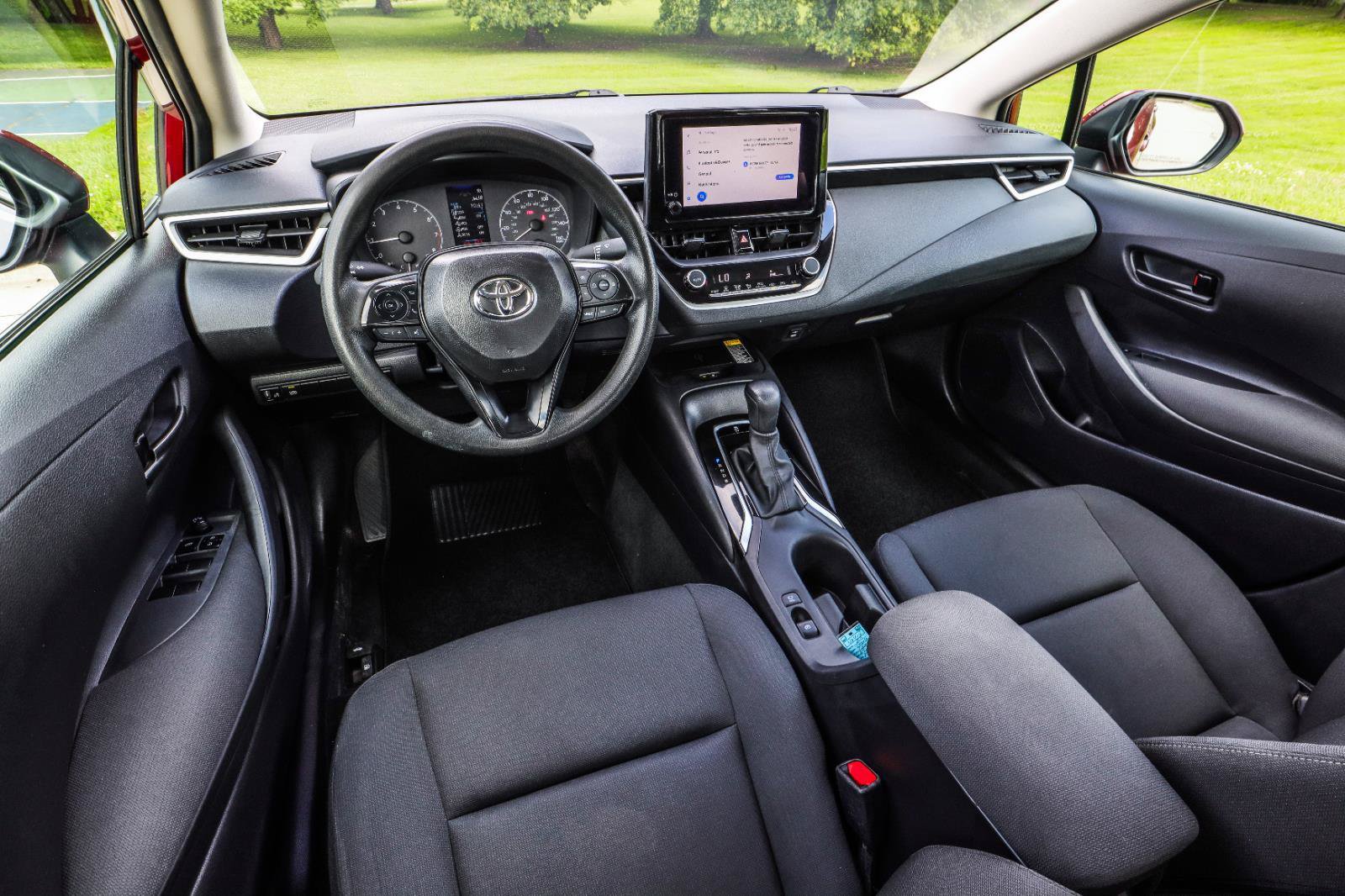 Used 2025 Toyota Corolla LE w/ LE Premium Package FWD image 23