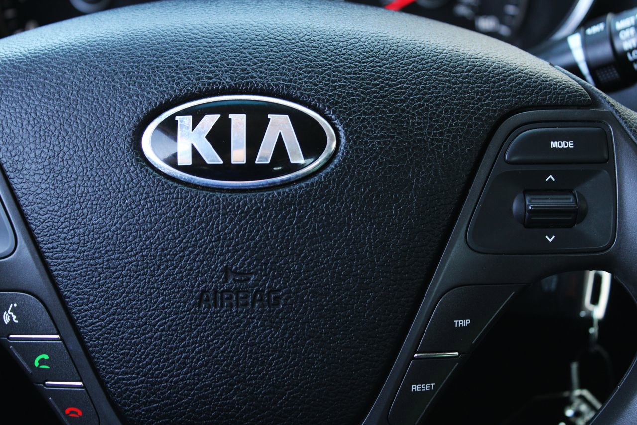 Used 2017 Kia Forte LX image 17