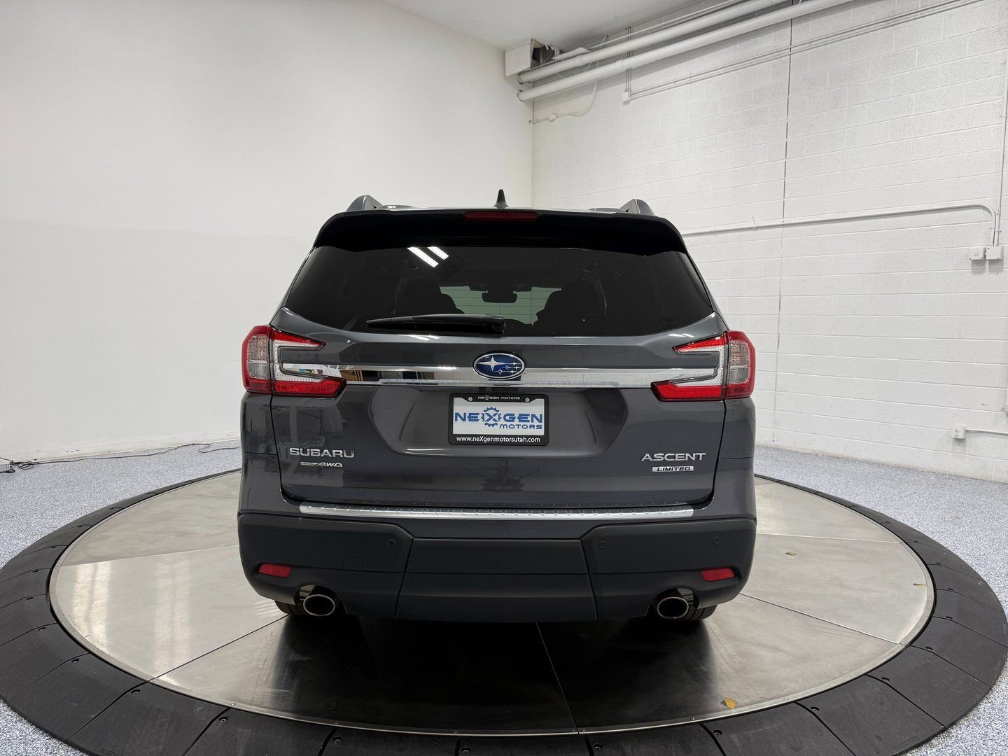 Used 2024 Subaru Ascent Limited w/ Technology Package image 6