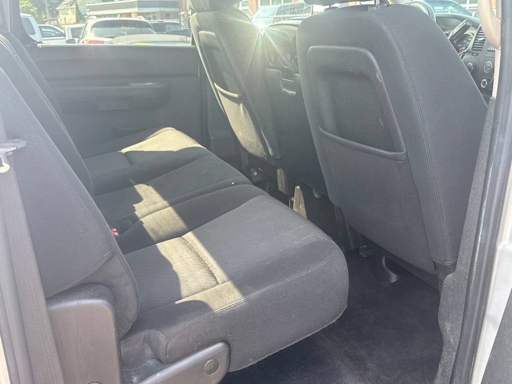 Used 2011 Chevrolet Silverado 2500 LT w/ Interior Plus Package AWD/4WD image 32