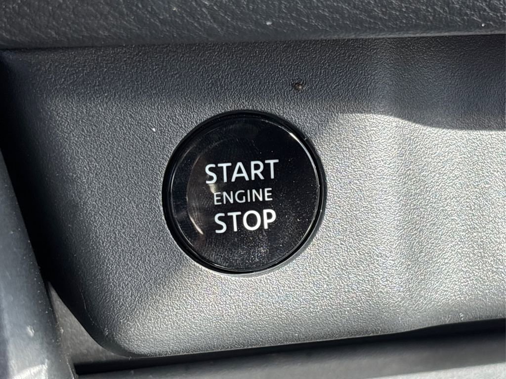 Certified 2025 Nissan Rogue S image 28