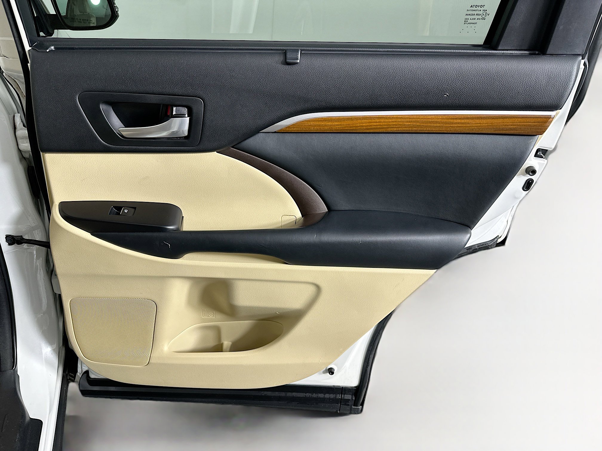 Used 2018 Toyota Highlander Limited image 34