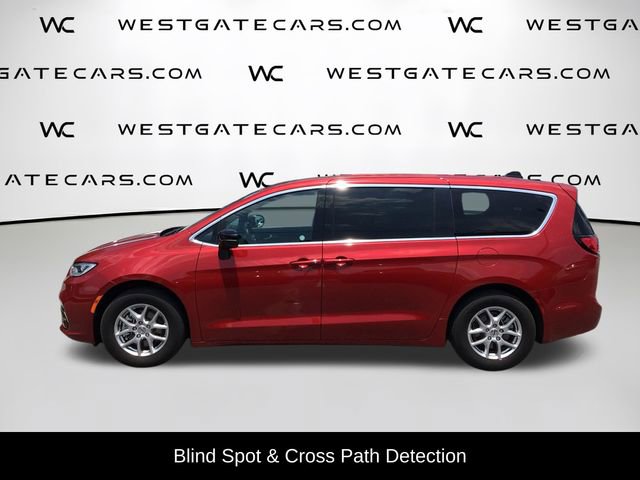 Used 2017 Chrysler Pacifica Touring-L FWD image 5