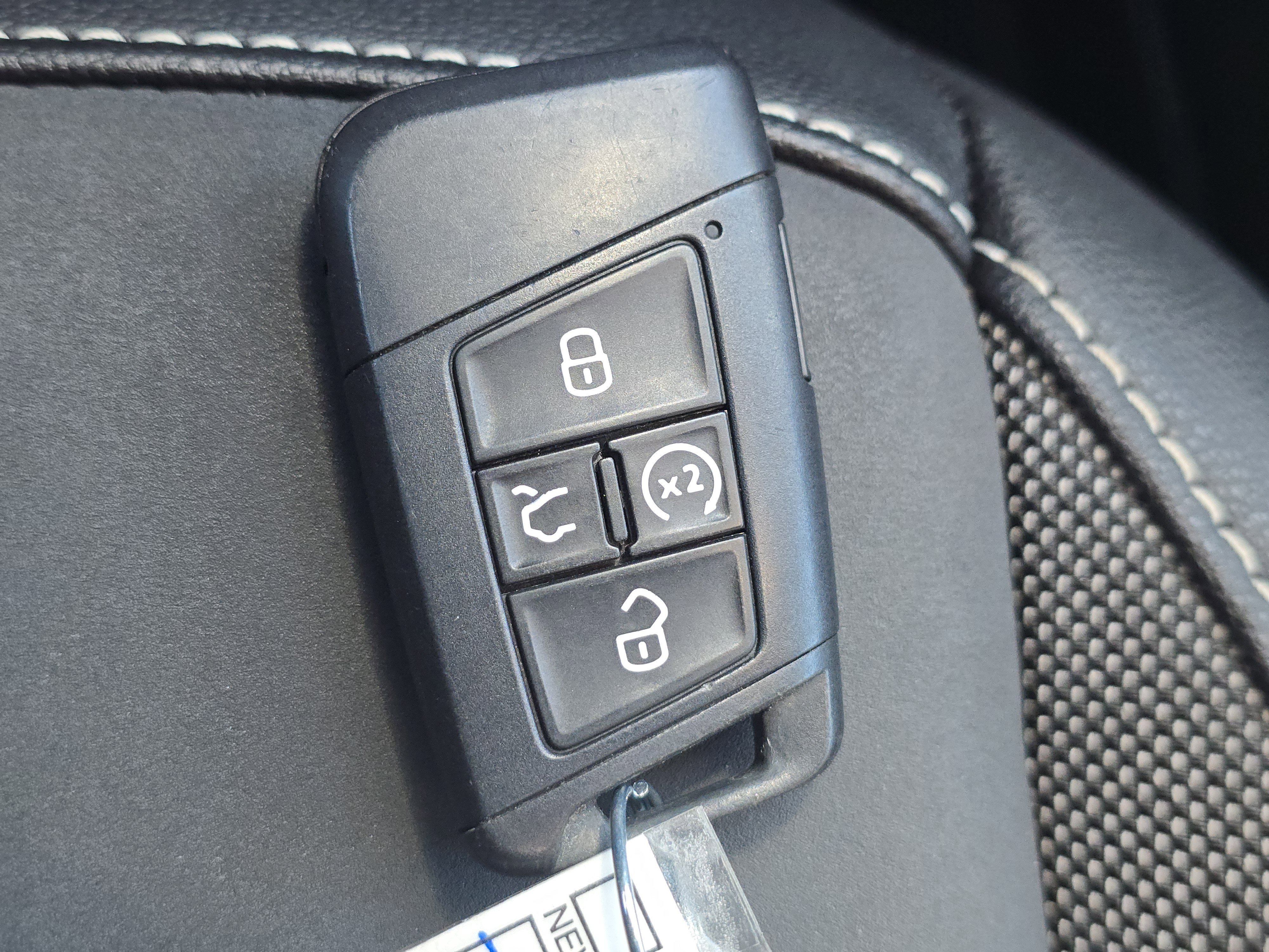 Certified 2023 Volkswagen Taos SE w/ Panoramic Sunroof Package image 27