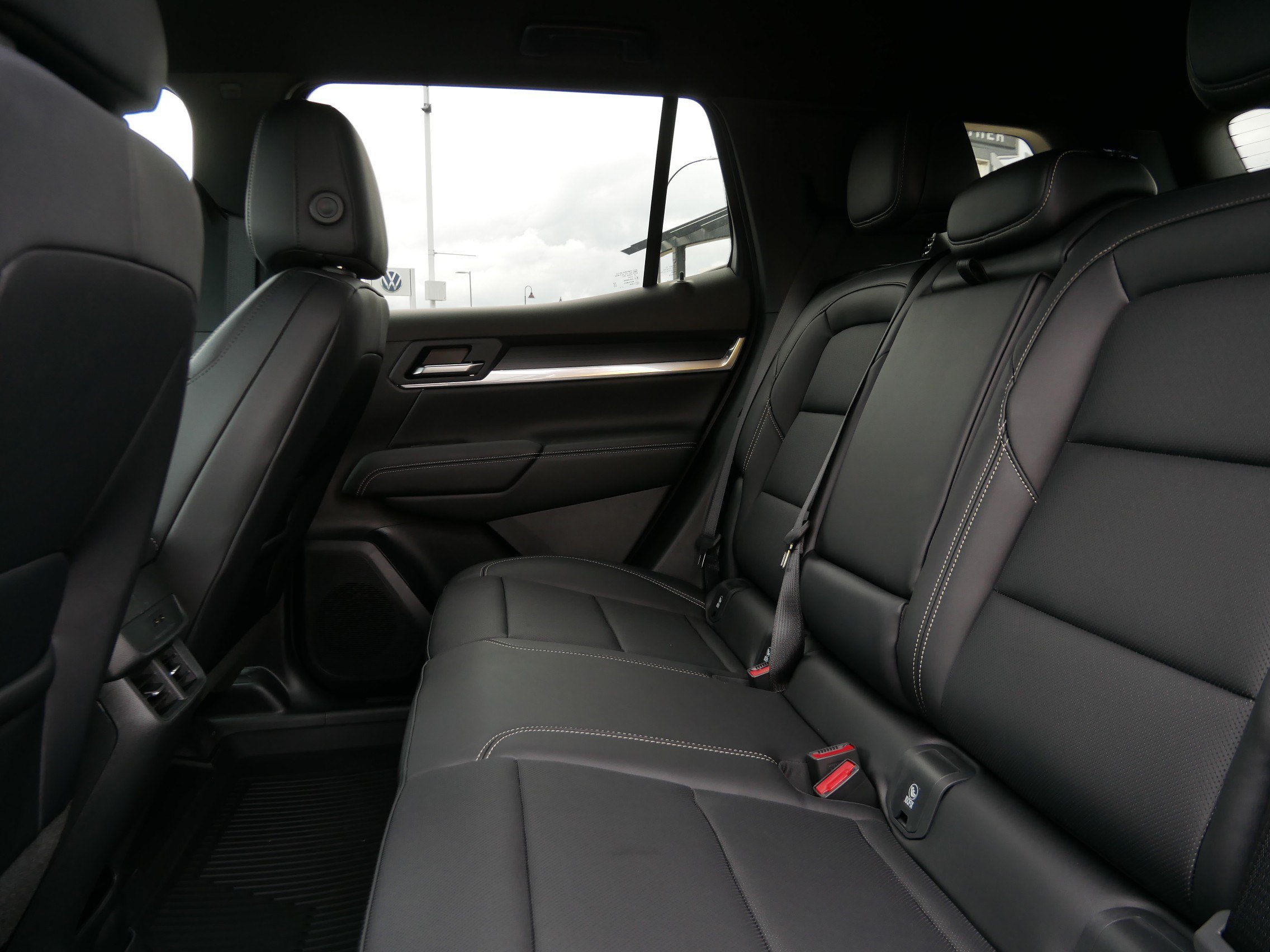 New 2027 GMC Terrain Elevation w/ Elevation Premium Package FWD image 5