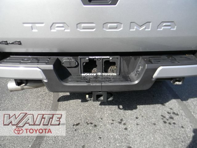 Certified 2025 Toyota Tacoma TRD Sport AWD/4WD image 5