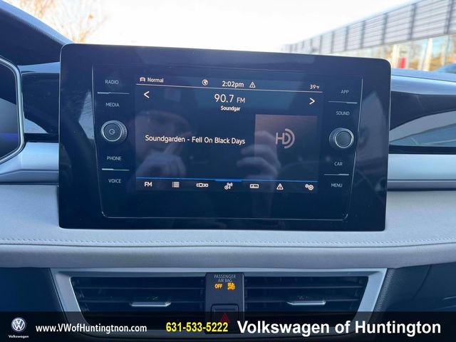 Certified 2025 Volkswagen Taos SE w/ Panoramic Sunroof Package image 28