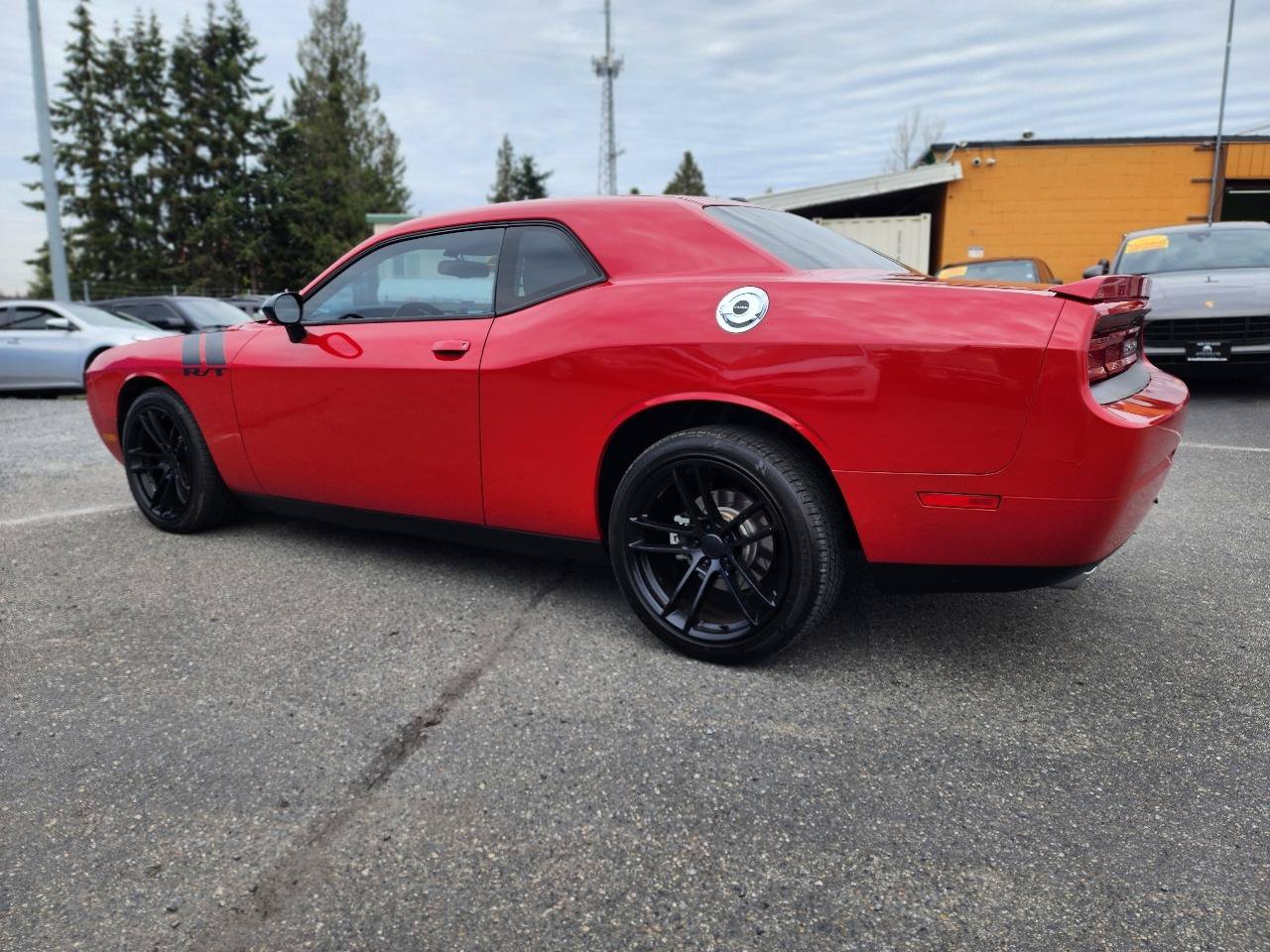 Used 2012 Dodge Challenger R/T RWD image 9