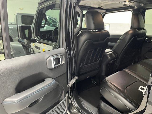 Used 2022 Jeep Wrangler Unlimited Rubicon 4xe AWD/4WD image 43