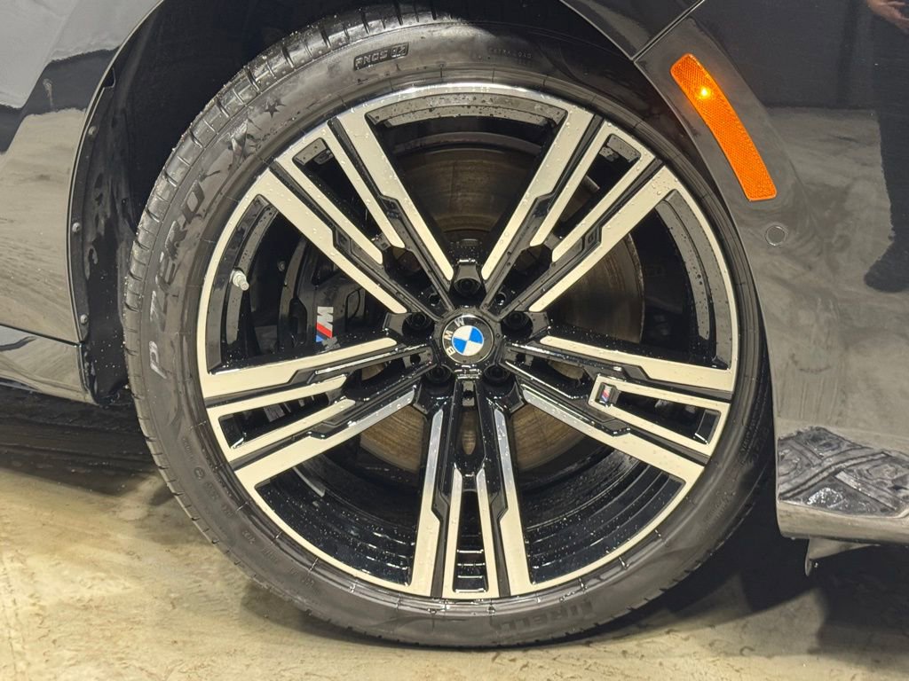 Used 2023 BMW 760i xDrive w/ Executive Package image 10