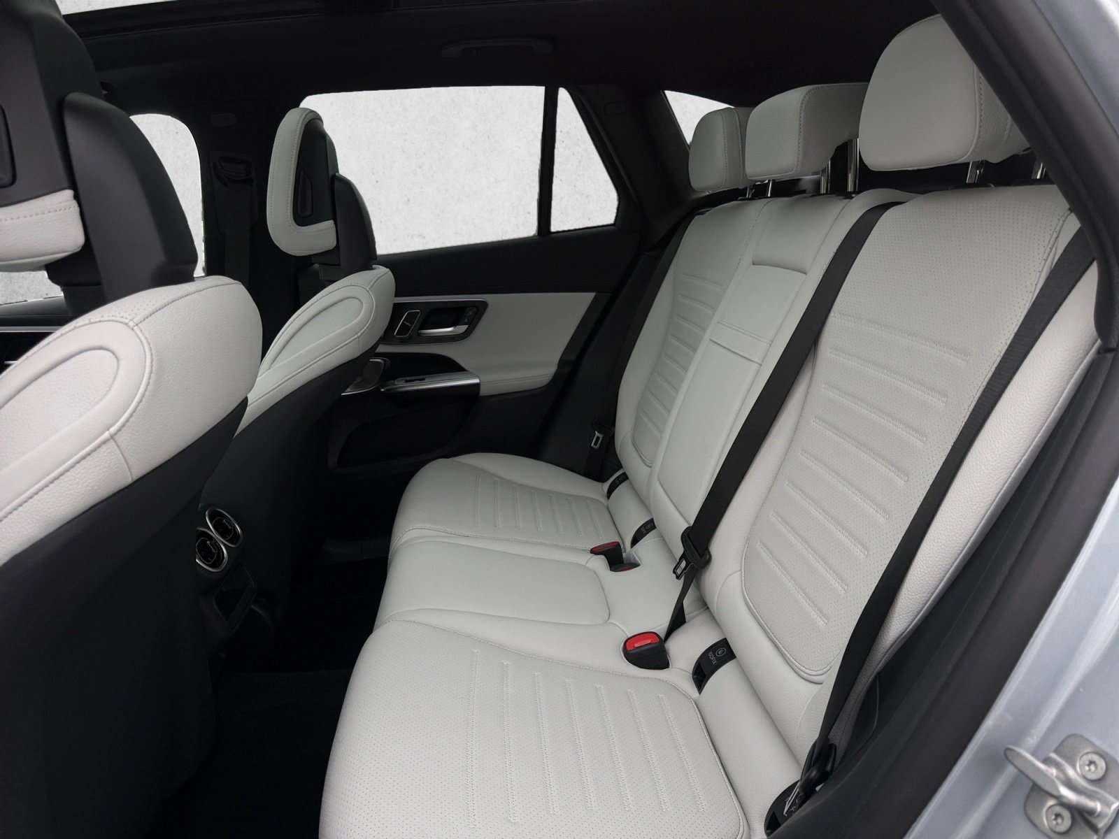 New 2027 Mercedes-Benz GLC 300 4MATIC image 17