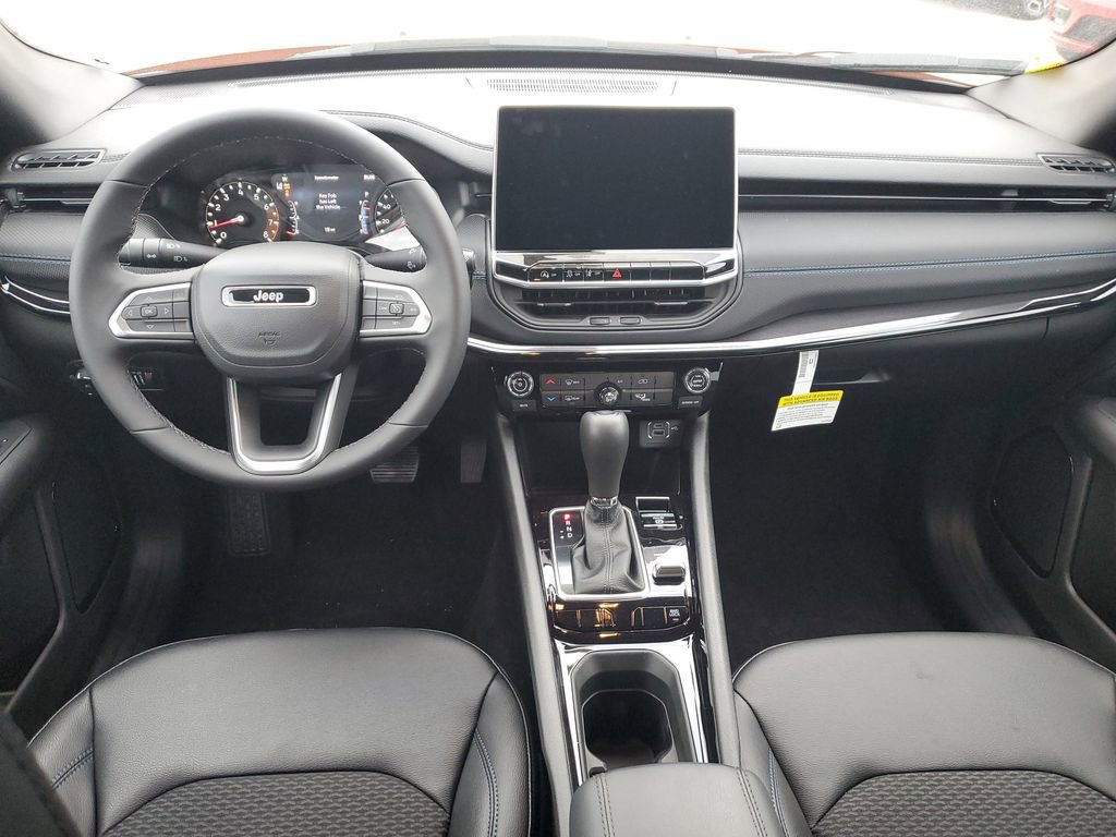 New 2026 Jeep Compass Latitude image 12