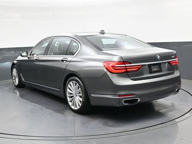 Used 2016 BMW 740i image 6