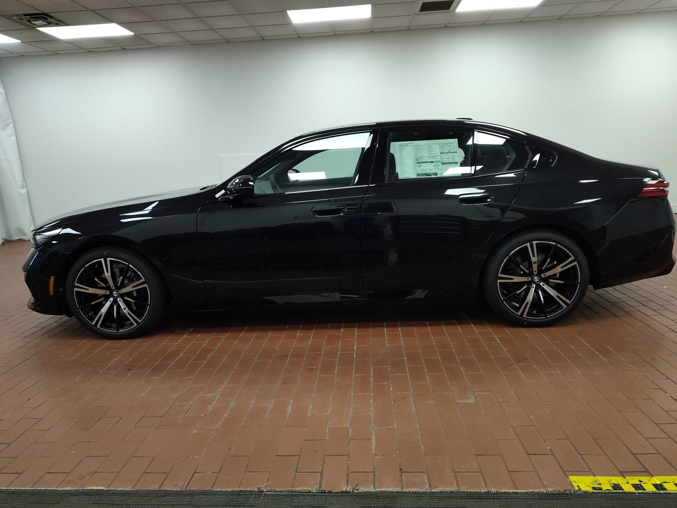 Used 2026 BMW 530i xDrive w/ Executive Package AWD/4WD image 2