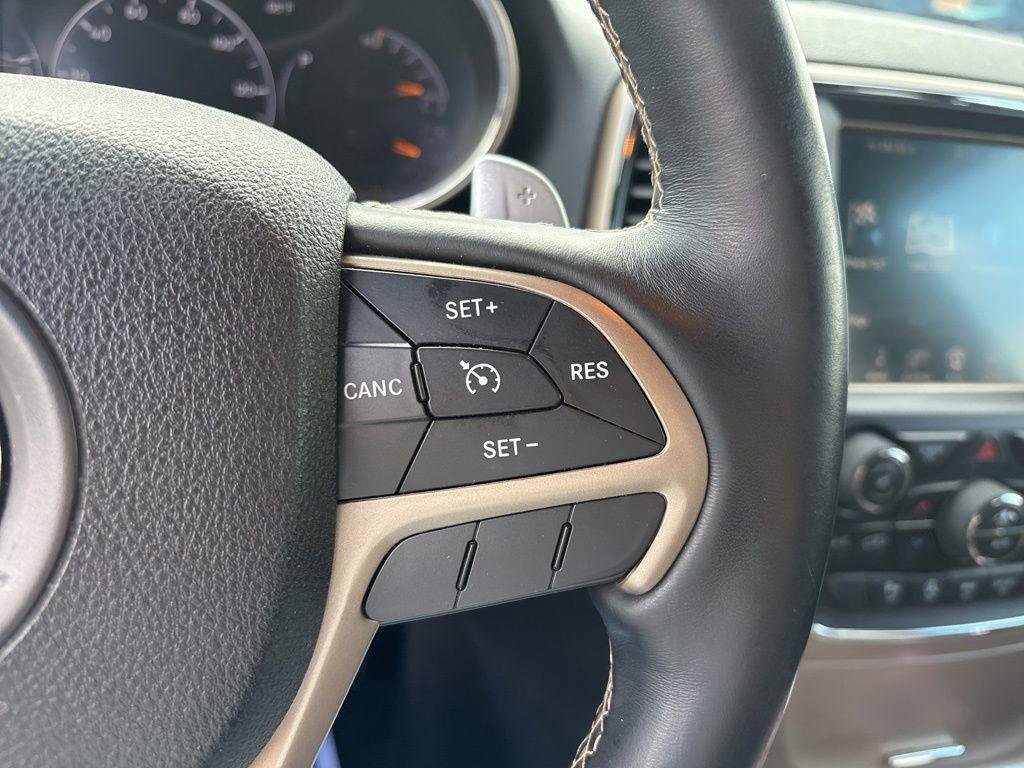 Used 2016 Jeep Grand Cherokee Limited image 18