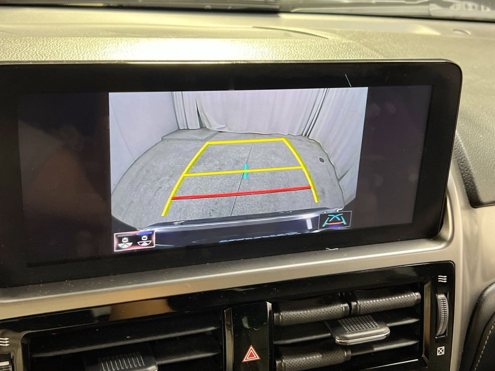 Used 2023 Lexus GX 460 Premium image 23