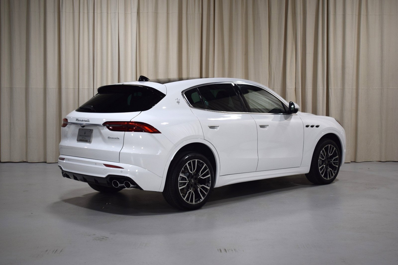 New 2025 Maserati Grecale GT image 9