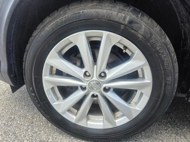 Used 2017 Nissan Rogue Sport S w/ S Appearance Package AWD/4WD image 9