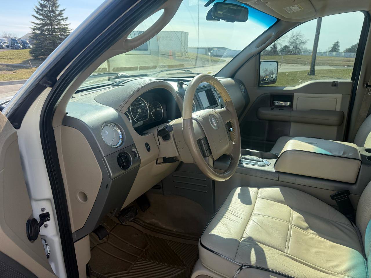 Used 2006 Lincoln Mark LT 4x4 image 12