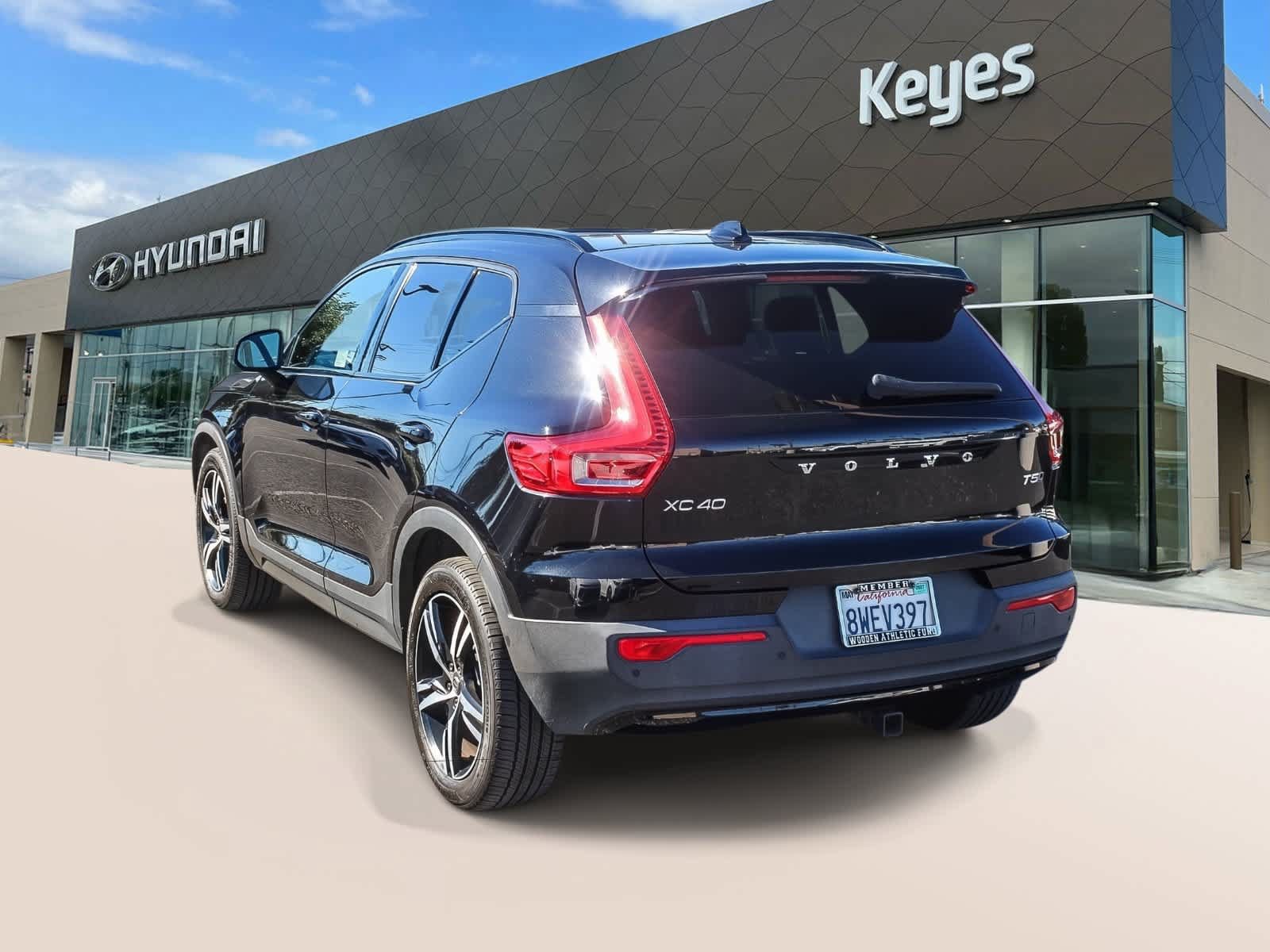 Used 2021 Volvo XC40 T5 R-Design AWD/4WD image 7