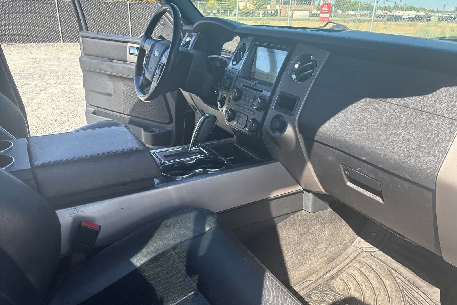 Used 2017 Ford Expedition Limited RWD image 19