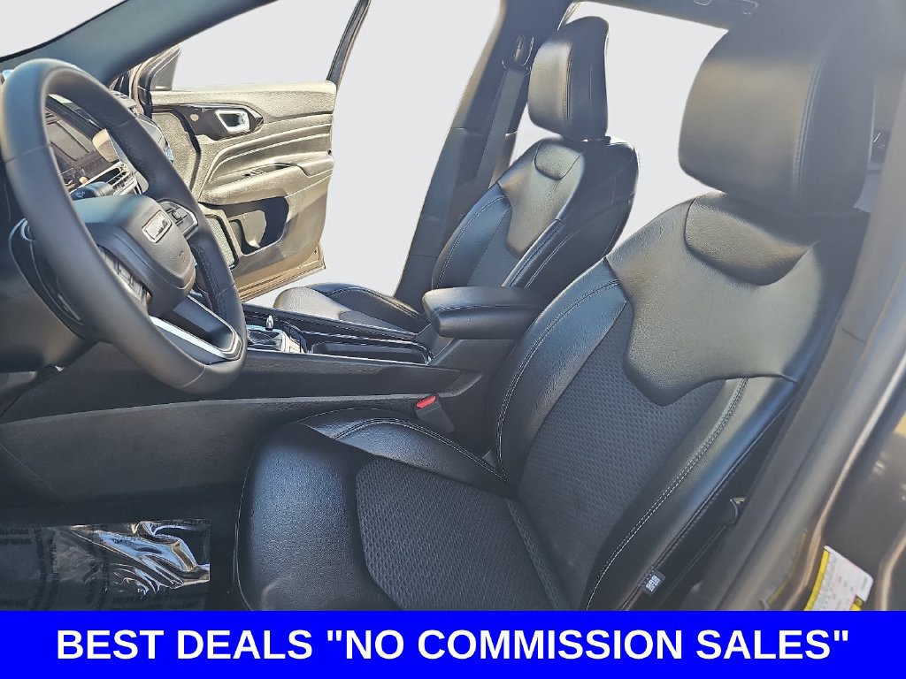 Used 2023 Jeep Compass Latitude w/ Sun and Sound Group AWD/4WD image 14