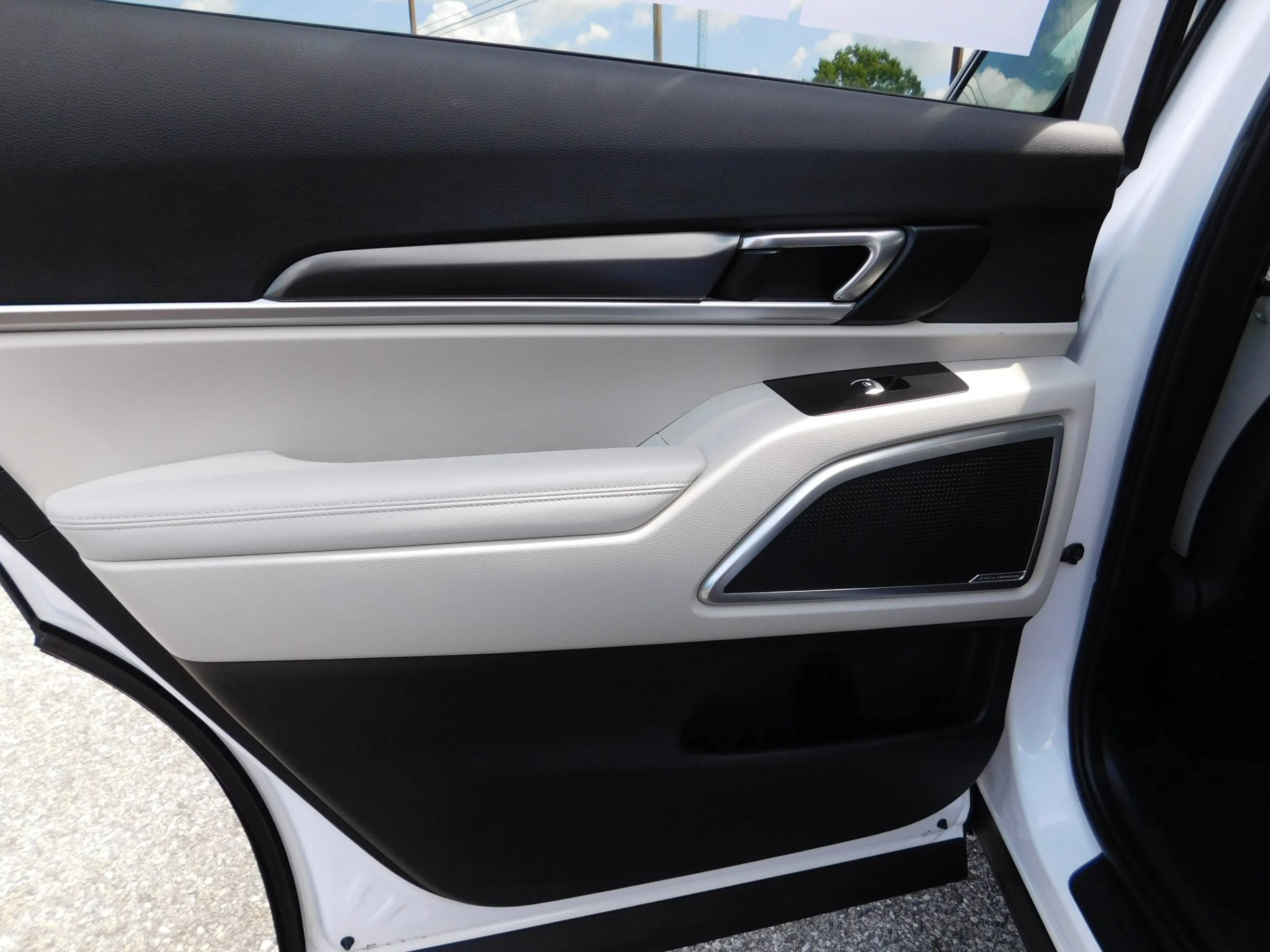 Used 2023 Kia Telluride S w/ S Sunroof Package AWD/4WD image 13