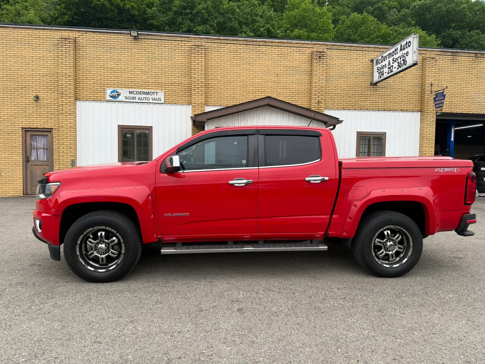 Used 2015 Chevrolet Colorado LT w/ LT Convenience Package AWD/4WD image 2