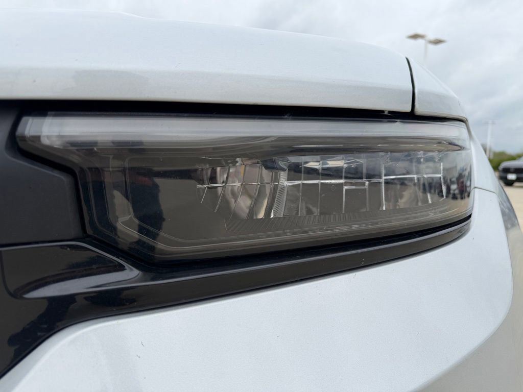 Used 2025 Jeep Grand Cherokee Altitude image 8