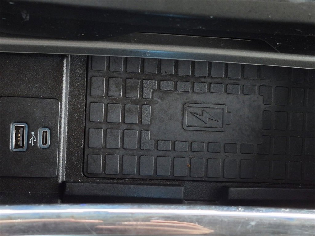 Used 2021 Ford Expedition XLT image 30