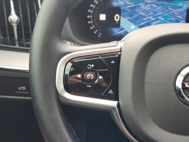 Used 2025 Volvo XC60 B5 Ultra w/ Protection Package Premier AWD/4WD image 30