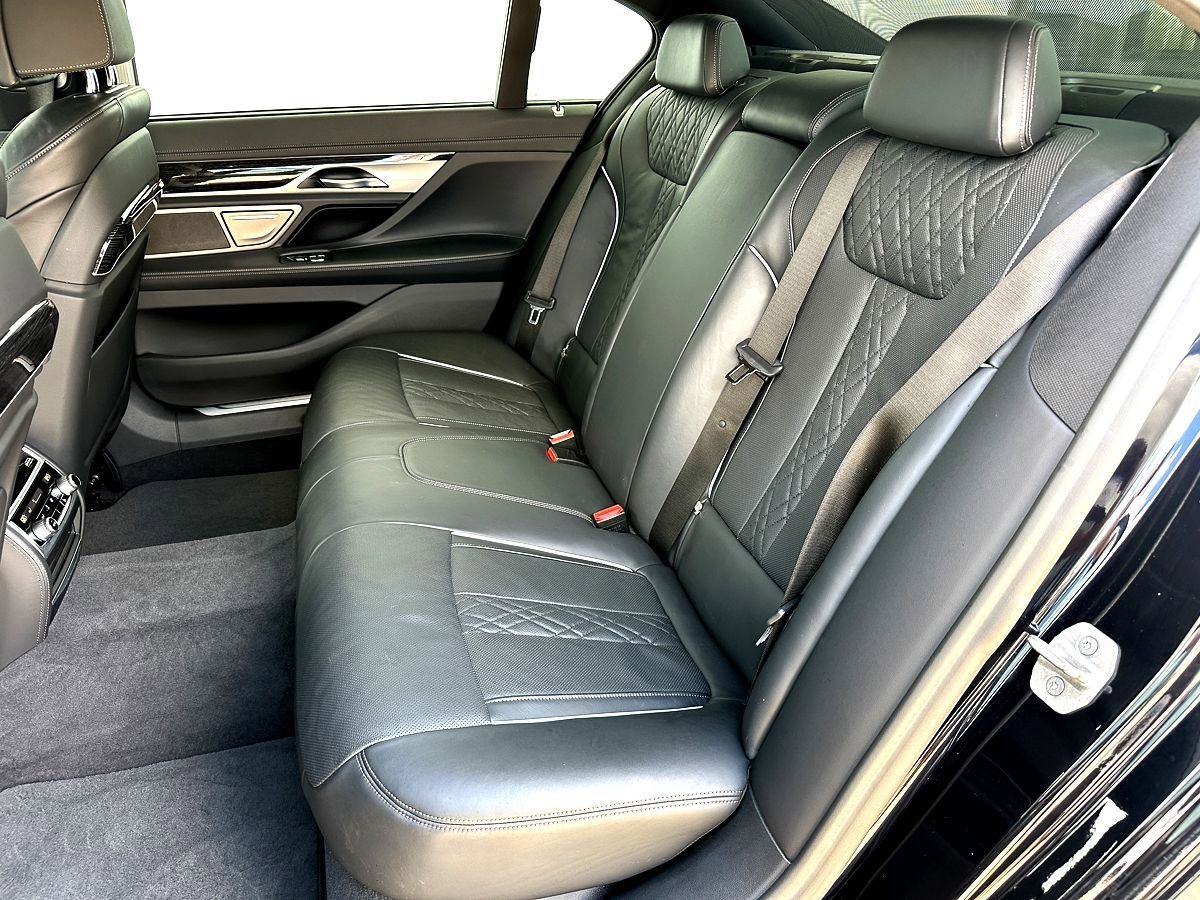 Certified 2022 BMW 740i w/ M Sport Package image 19