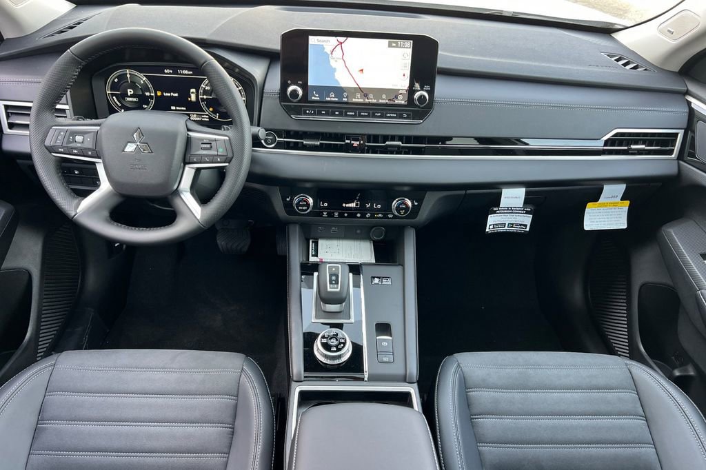 New 2025 Mitsubishi Outlander SE image 14