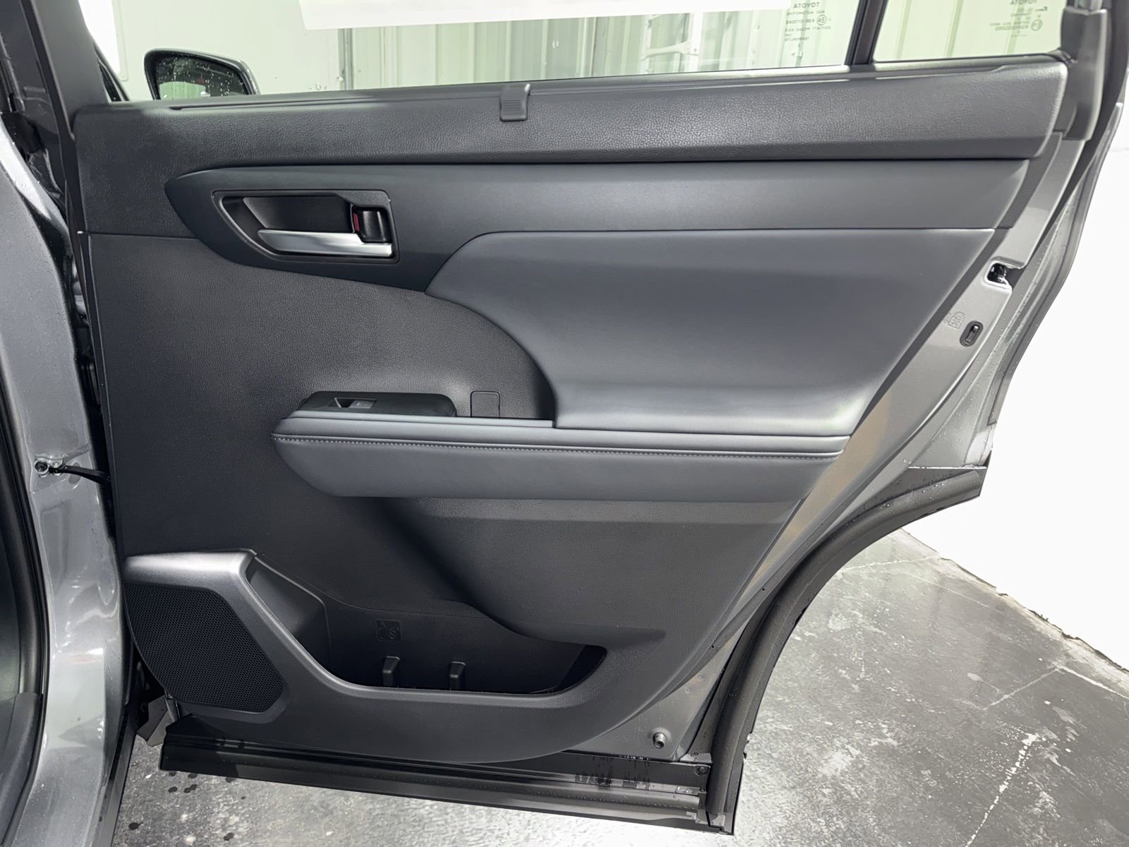 New 2026 Toyota Highlander XLE image 14