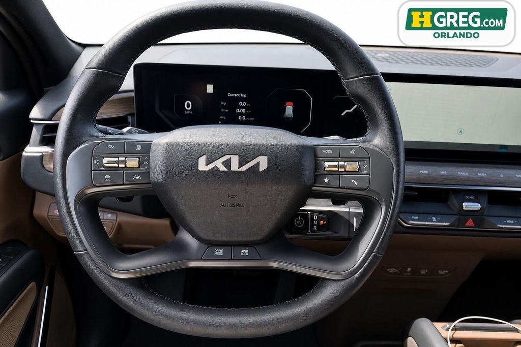 Used 2024 Kia EV9 Land AWD/4WD image 11