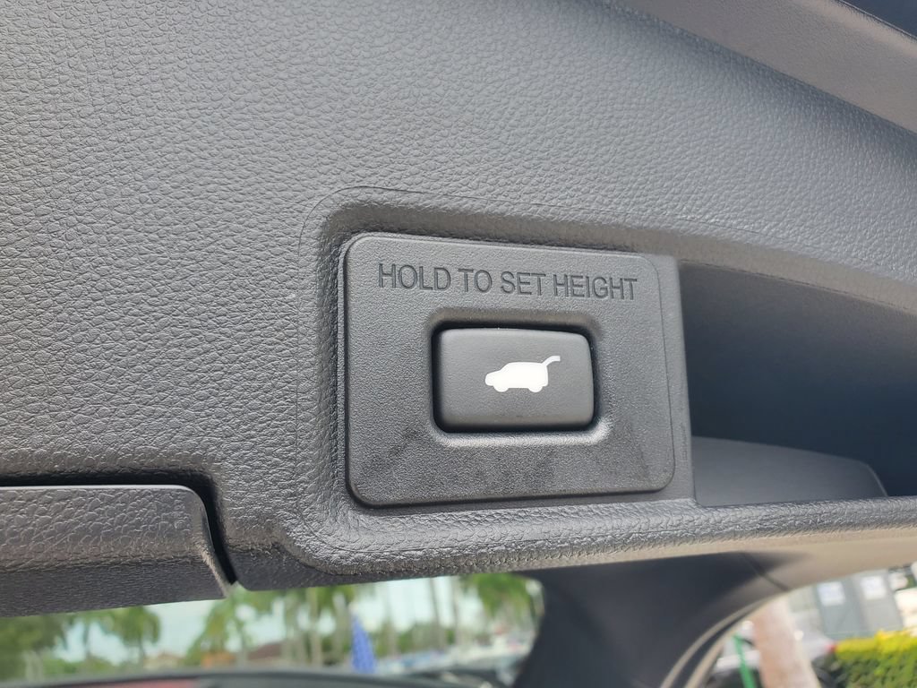 Used 2025 Acura RDX w/ Advance Package AWD/4WD image 9