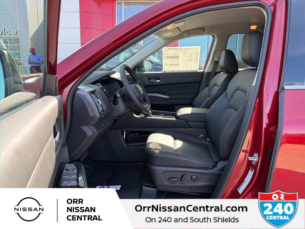 New 2026 Nissan Pathfinder SL image 13