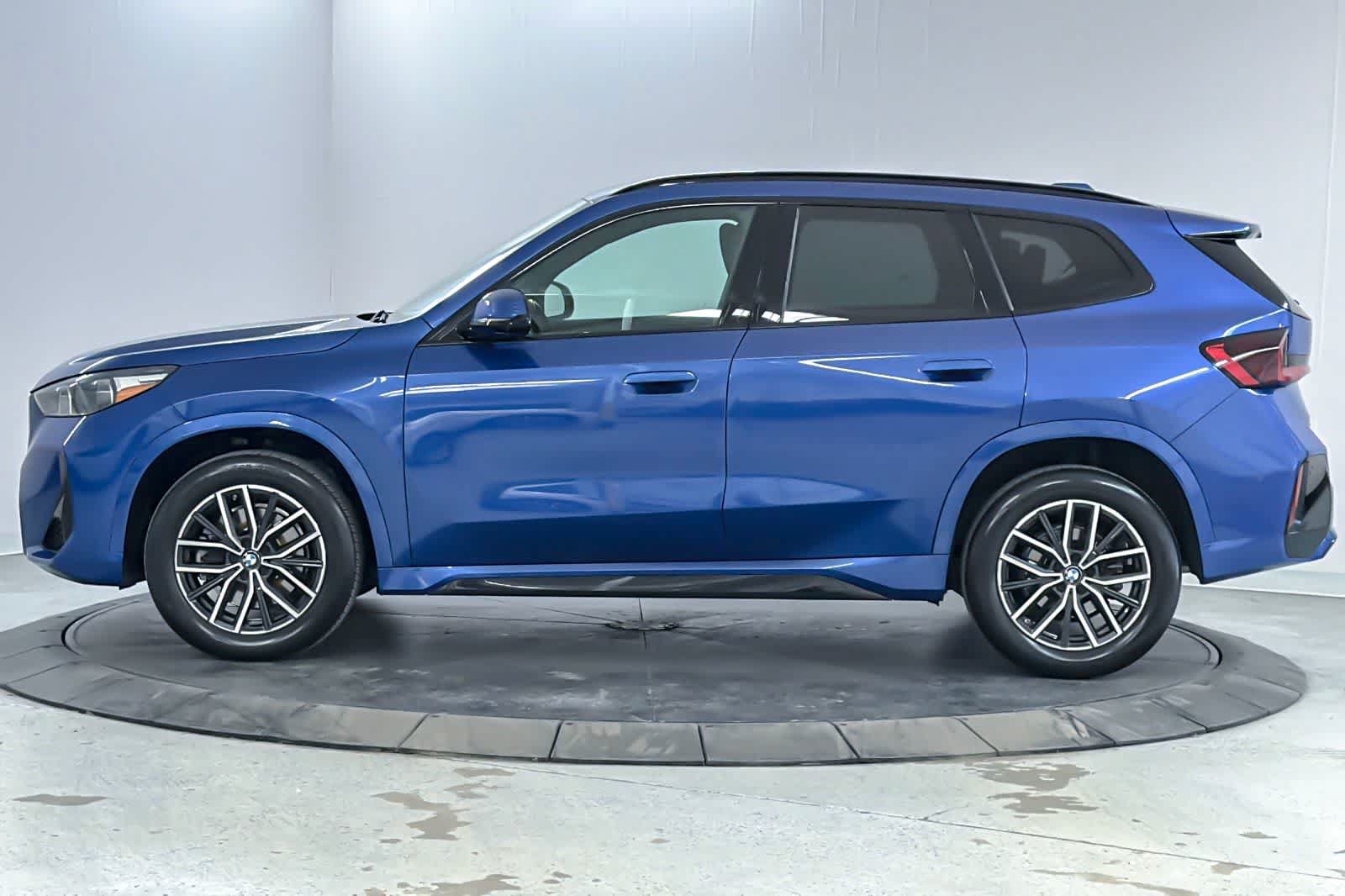 Used 2023 BMW X1 xDrive28i w/ Premium Package AWD/4WD image 5