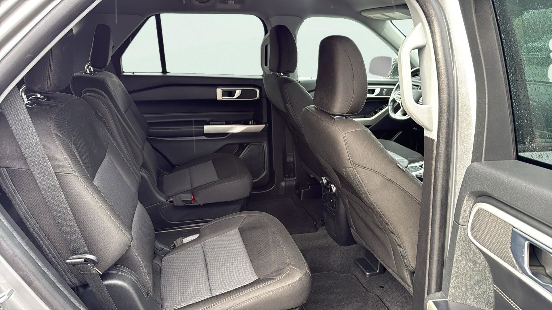 Certified 2022 Ford Explorer XLT w/ Class IV Trailer Tow Package image 18