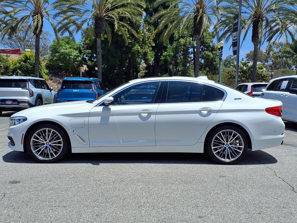 Used 2018 BMW 530e xDrive AWD/4WD image 3