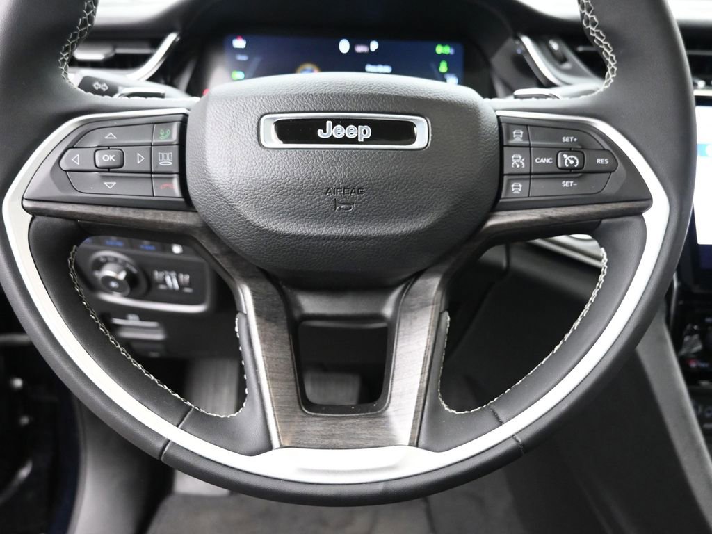 Used 2023 Jeep Grand Cherokee 4WD 4xe w/ Luxury Tech Group II image 15