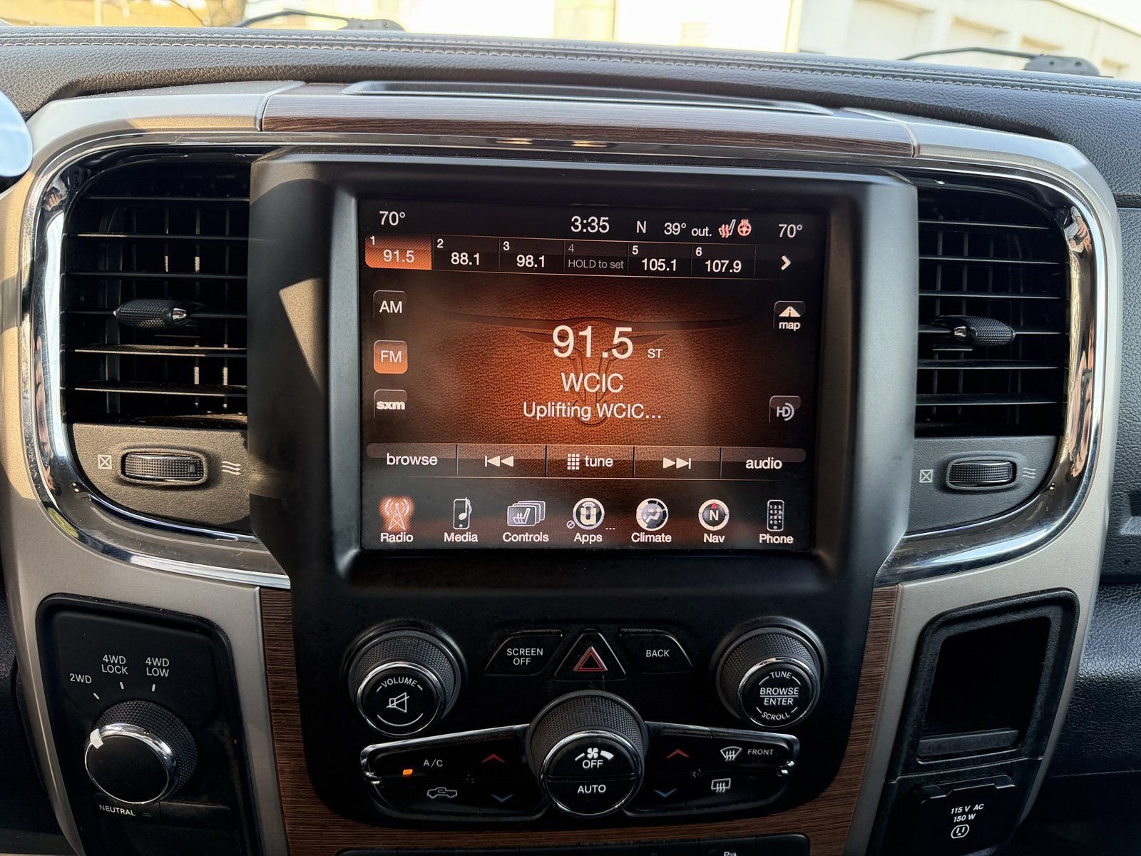 Used 2015 RAM 2500 Laramie image 19