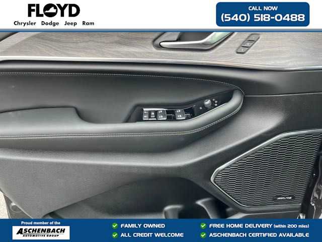 New 2025 Jeep Grand Cherokee L Overland w/ Luxury Tech Group IV image 11